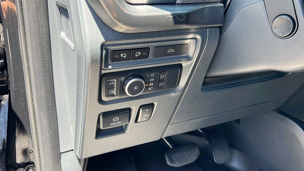 Certified 2023 Ford F150 Platinum w/ Equipment Group 701A High AWD/4WD image 13