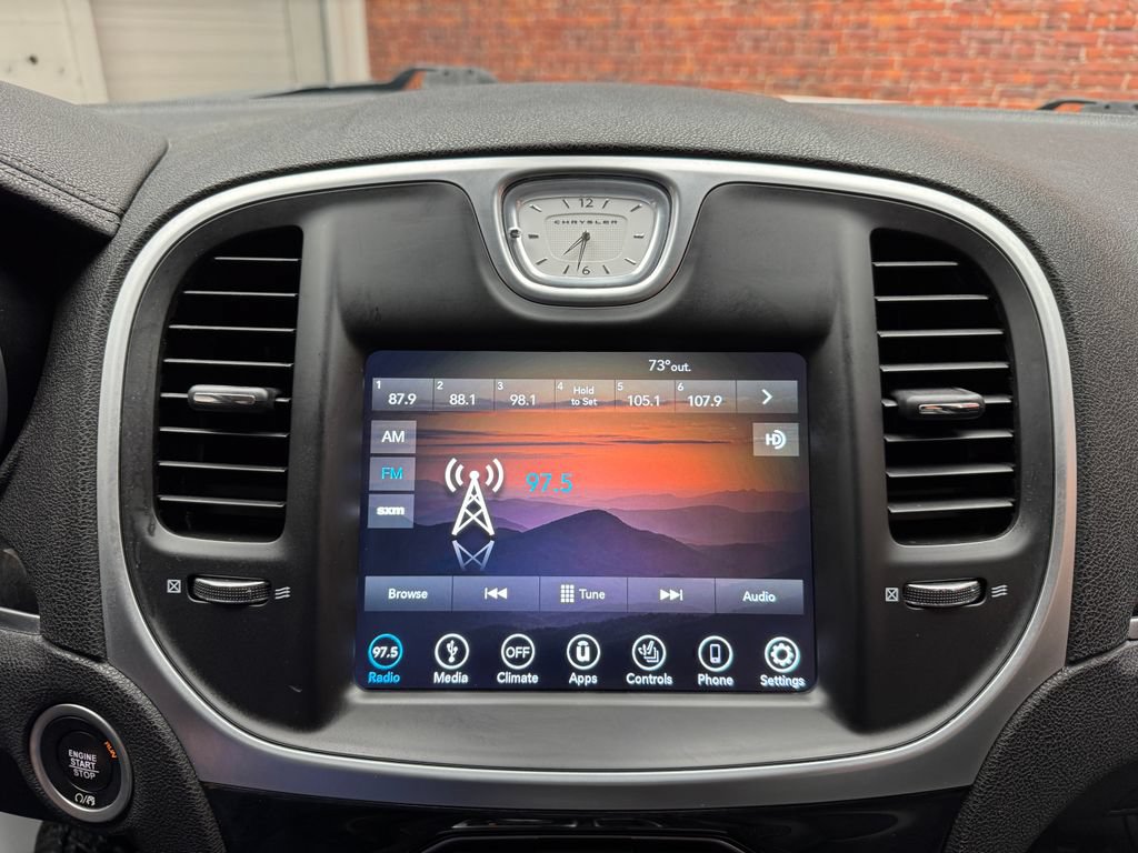 Used 2019 Chrysler 300 Limited RWD image 19