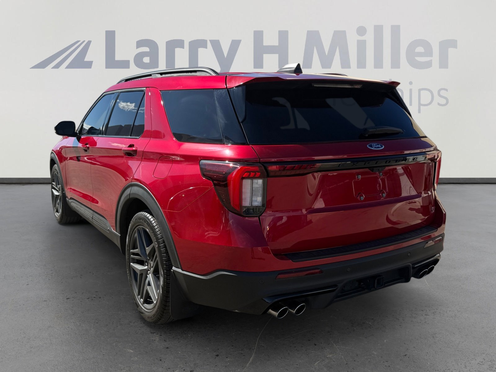 Certified 2025 Ford Explorer ST image 3