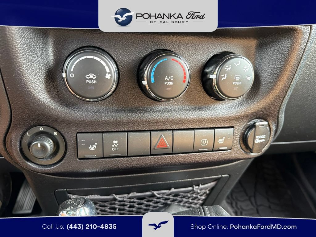 Used 2017 Jeep Wrangler Sahara AWD/4WD image 12