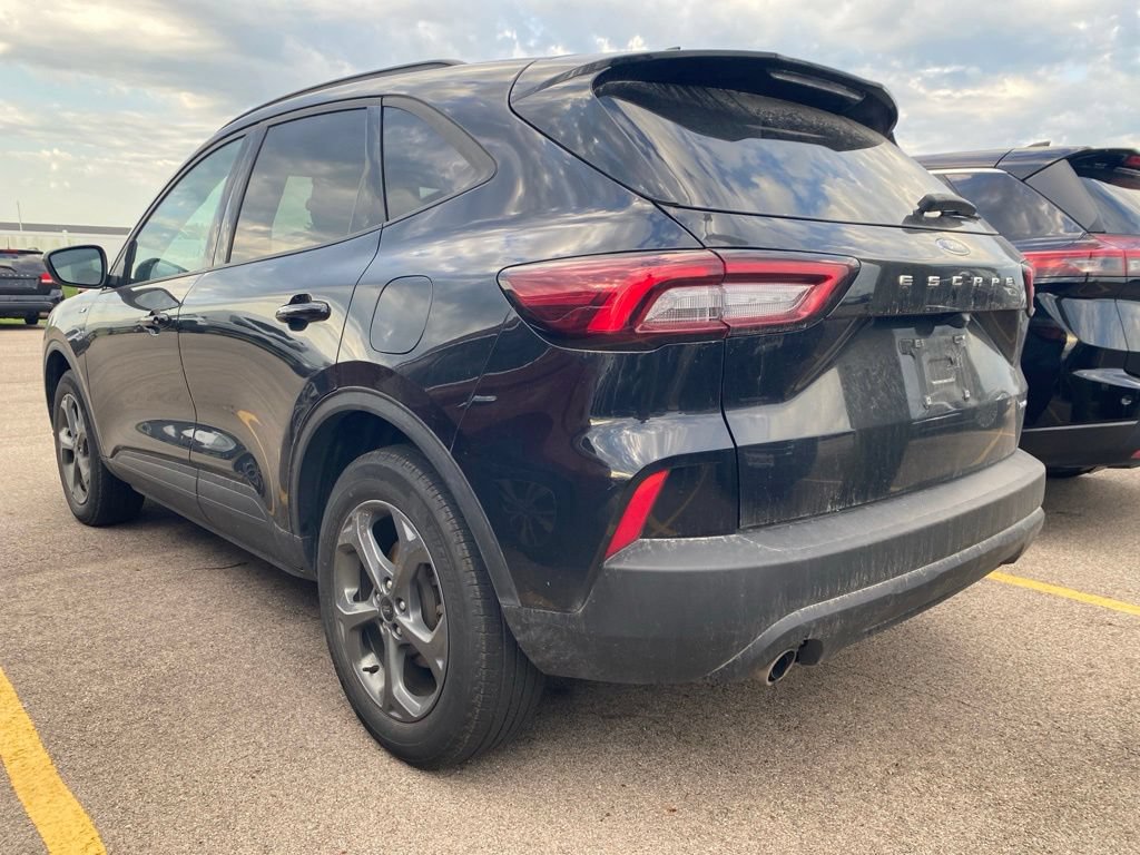 Certified 2025 Ford Escape ST-Line Select AWD/4WD image 8