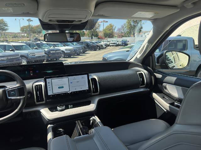 Certified 2025 Ford Expedition Active AWD/4WD image 28
