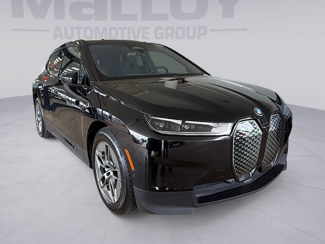 Used 2022 BMW iX xDrive50 w/ Convenience Package AWD/4WD image 7