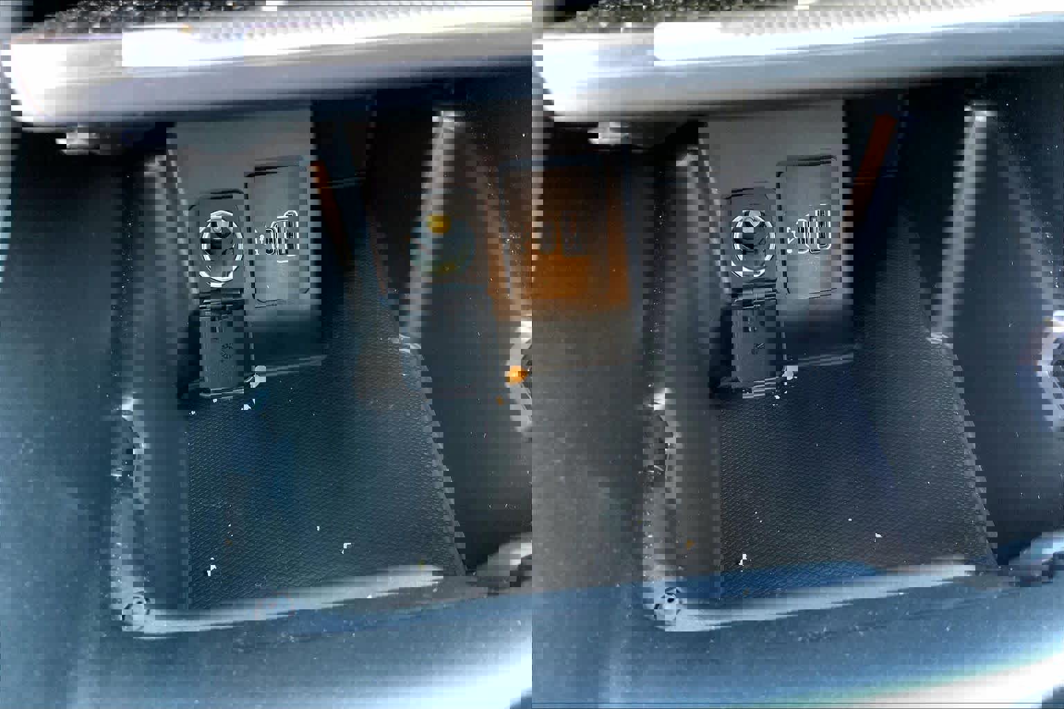 Certified 2025 Ford Explorer Active image 31