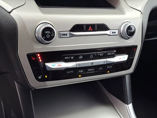 Certified 2022 Ford Explorer XLT w/ Equipment Group 202A image 20