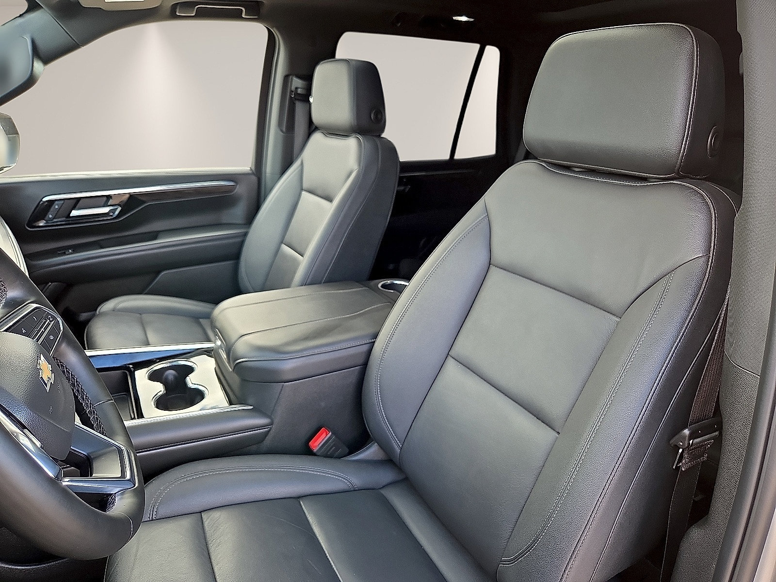 Used 2025 Chevrolet Tahoe LT w/ Comfort Package RWD image 16
