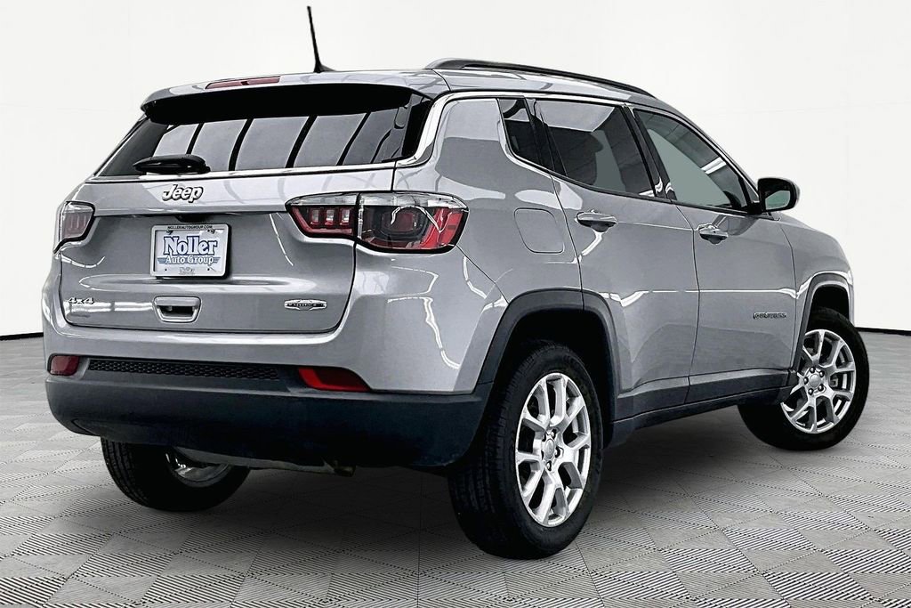 Used 2022 Jeep Compass Latitude AWD/4WD image 2