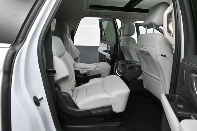 Certified 2025 Ford Expedition Max Platinum w/ Driver's Package AWD/4WD image 25