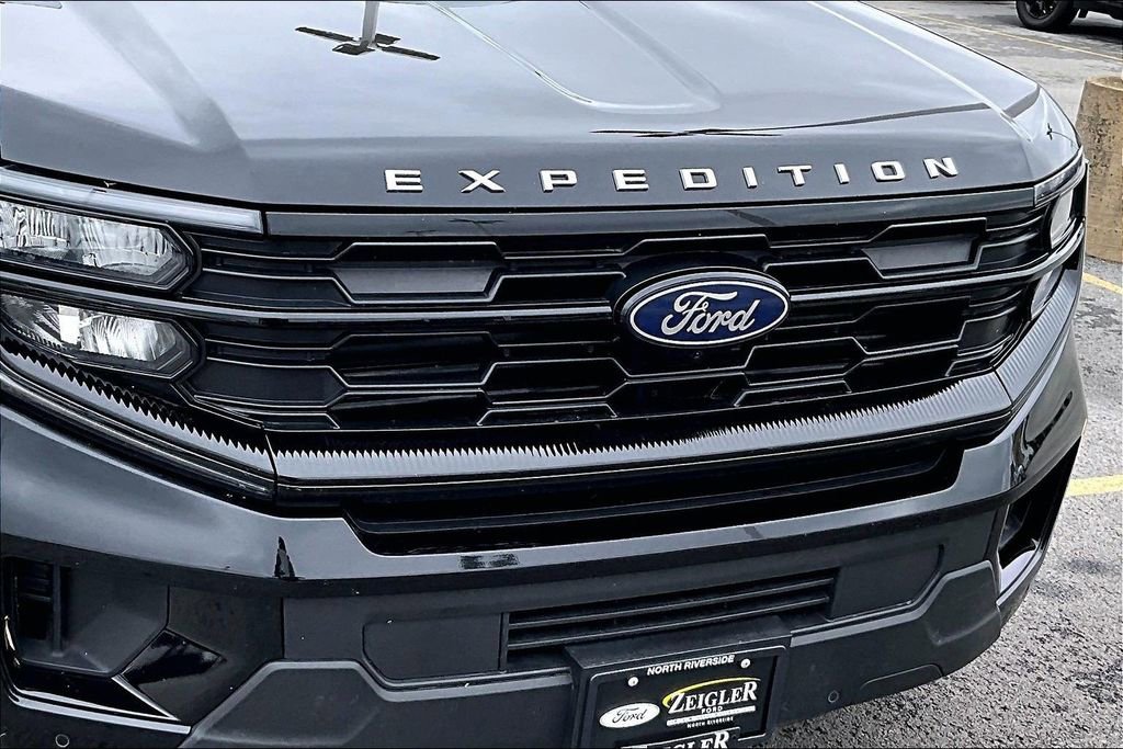 Certified 2025 Ford Expedition Active AWD/4WD image 31