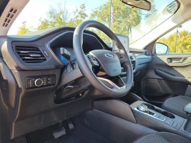 Certified 2023 Ford Escape Active AWD/4WD image 10