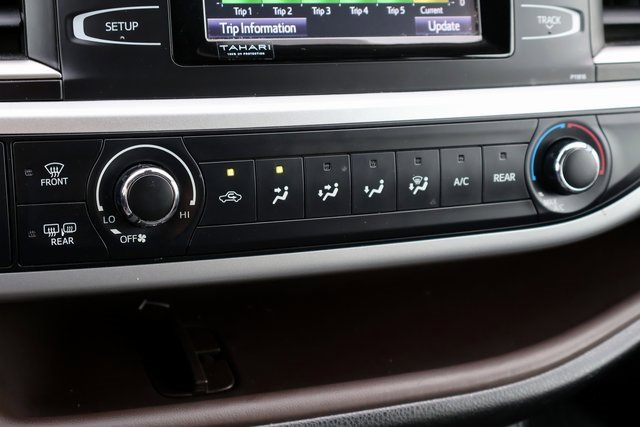 Used 2019 Toyota Highlander LE image 29