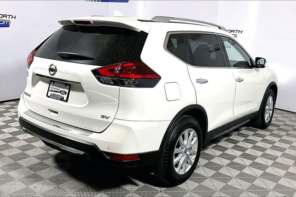 Used 2020 Nissan Rogue SV image 9