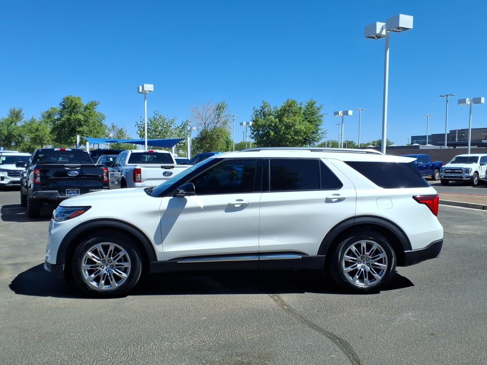 Certified 2025 Ford Explorer Platinum RWD image 7