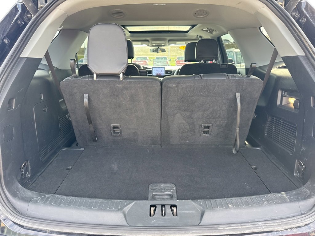 Certified 2022 Ford Explorer XLT w/ Equipment Group 202A image 33