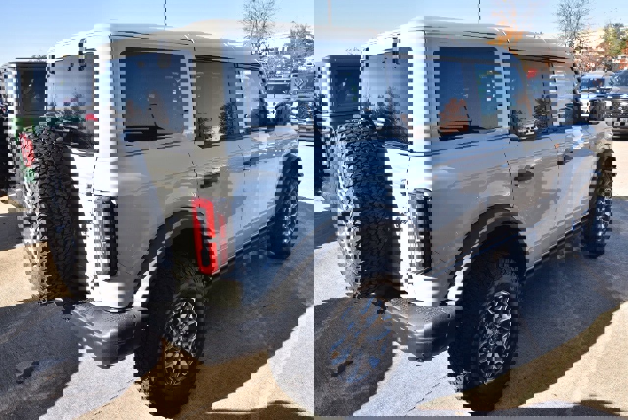 Certified 2025 Ford Bronco Badlands image 5