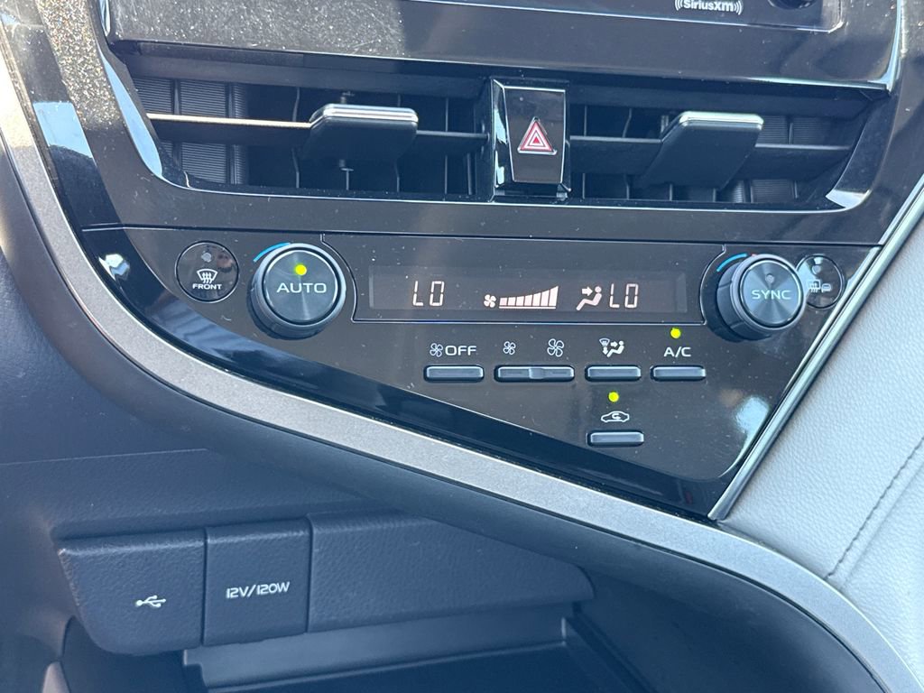 Used 2022 Toyota Camry SE FWD image 21