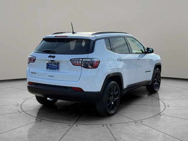 Used 2026 Jeep Compass Latitude AWD/4WD image 10