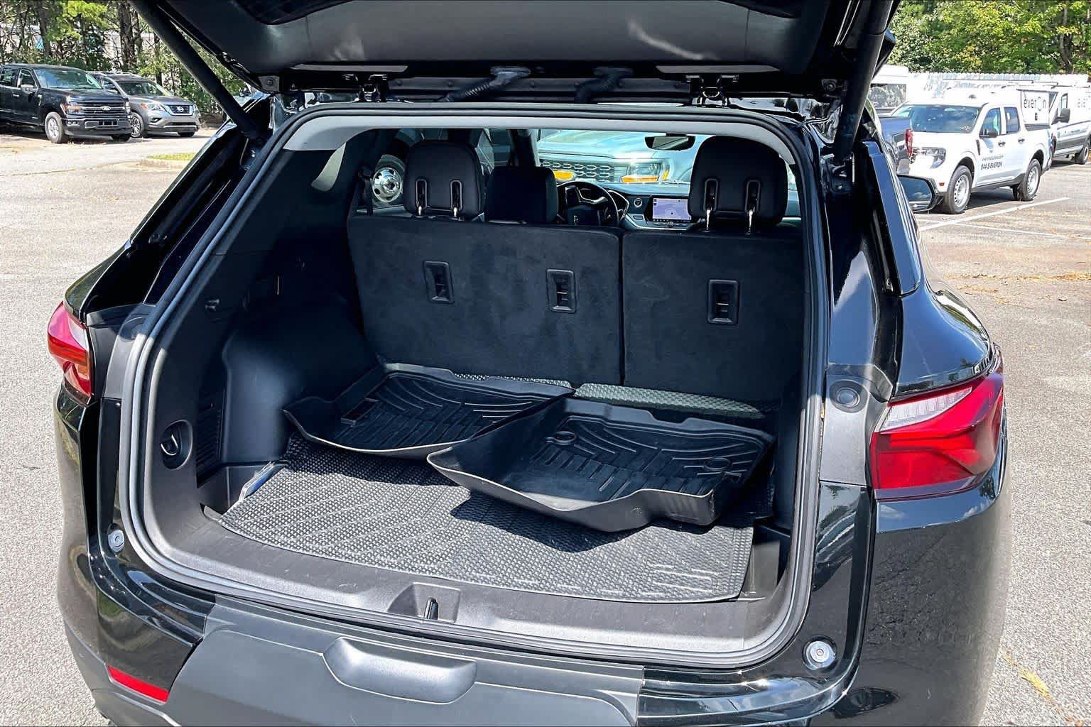 Used 2019 Chevrolet Blazer LT w/ Sound & Technology Package FWD image 32