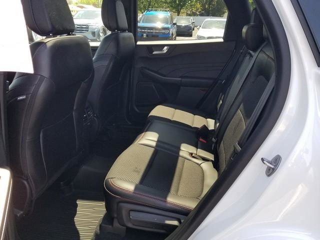 Certified 2023 Ford Escape ST-Line w/ Tech Pack #1 AWD/4WD image 17