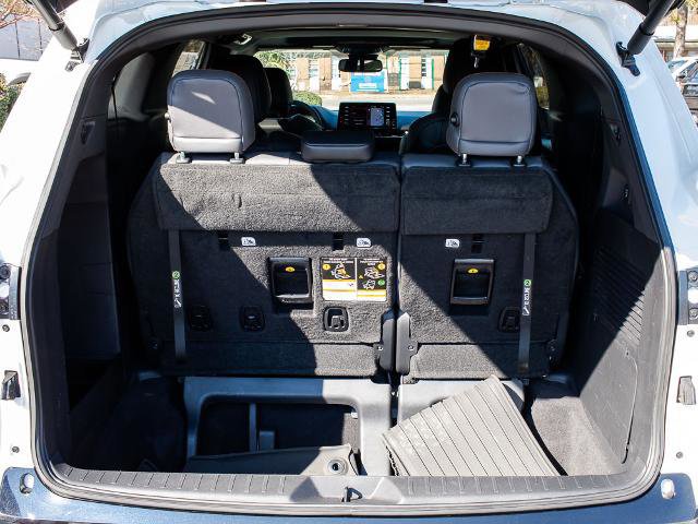 Used 2022 Toyota Sienna XSE w/ XSE Plus Package image 23