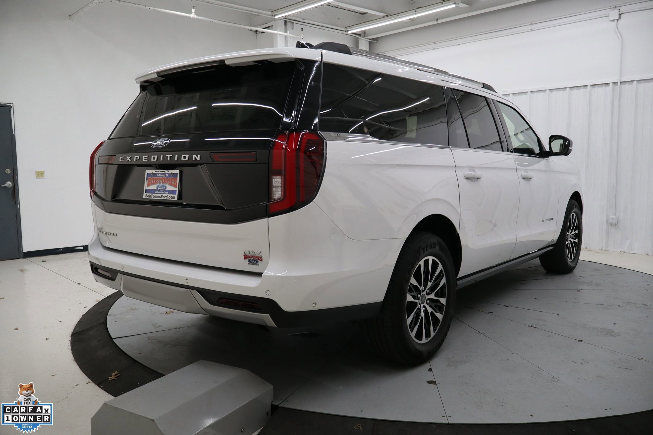 Certified 2025 Ford Expedition Max Platinum image 4