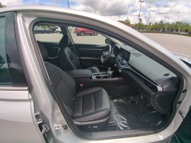 Used 2023 Nissan Altima 2.5 SR w/ SR Premium Package FWD image 27
