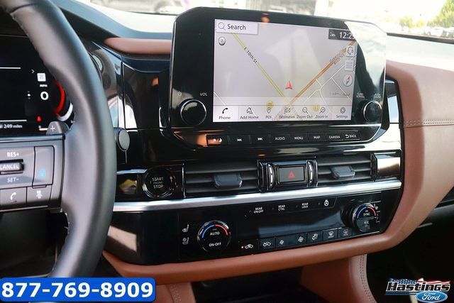 Used 2025 Nissan Pathfinder Platinum image 20