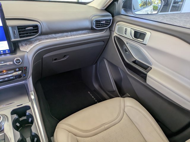 Certified 2020 Ford Explorer Platinum w/ Premium Technology Package image 15