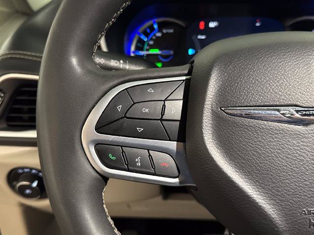 Used 2023 Chrysler Pacifica Limited FWD image 19