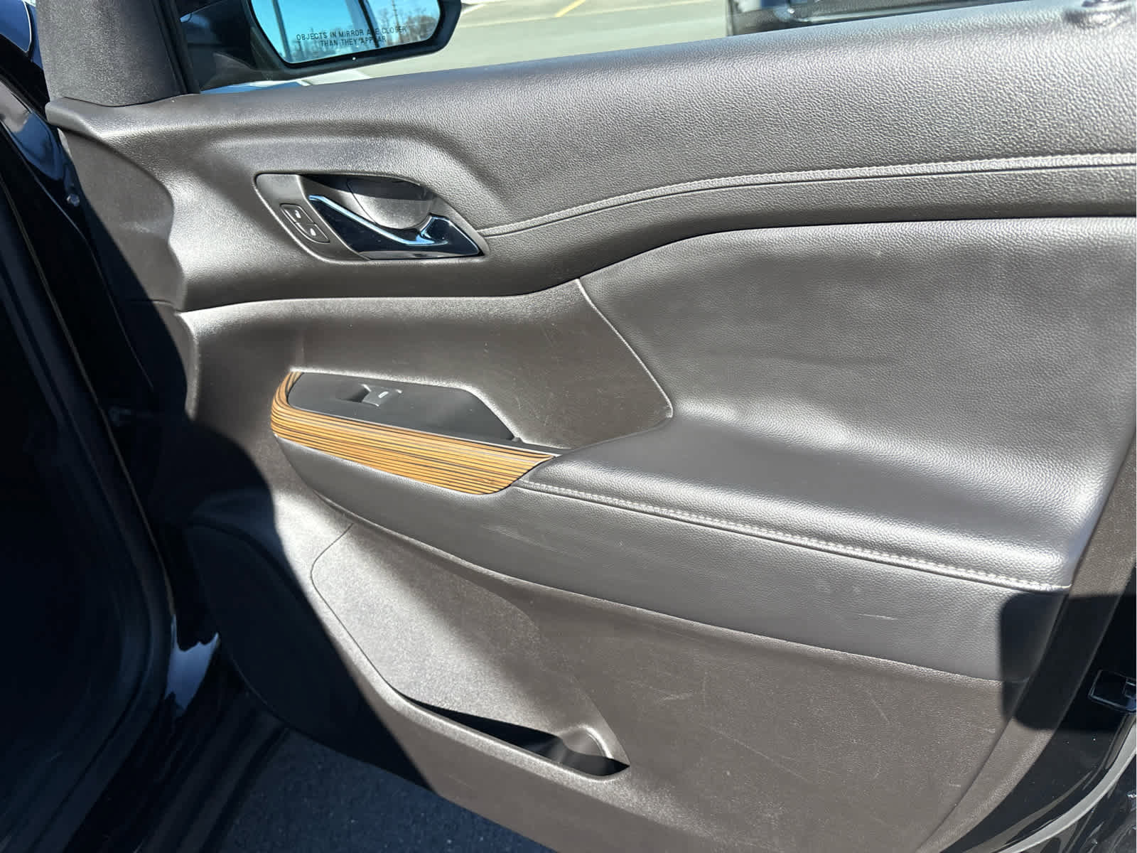 Used 2023 GMC Acadia SLE w/ Driver Convenience Package image 28