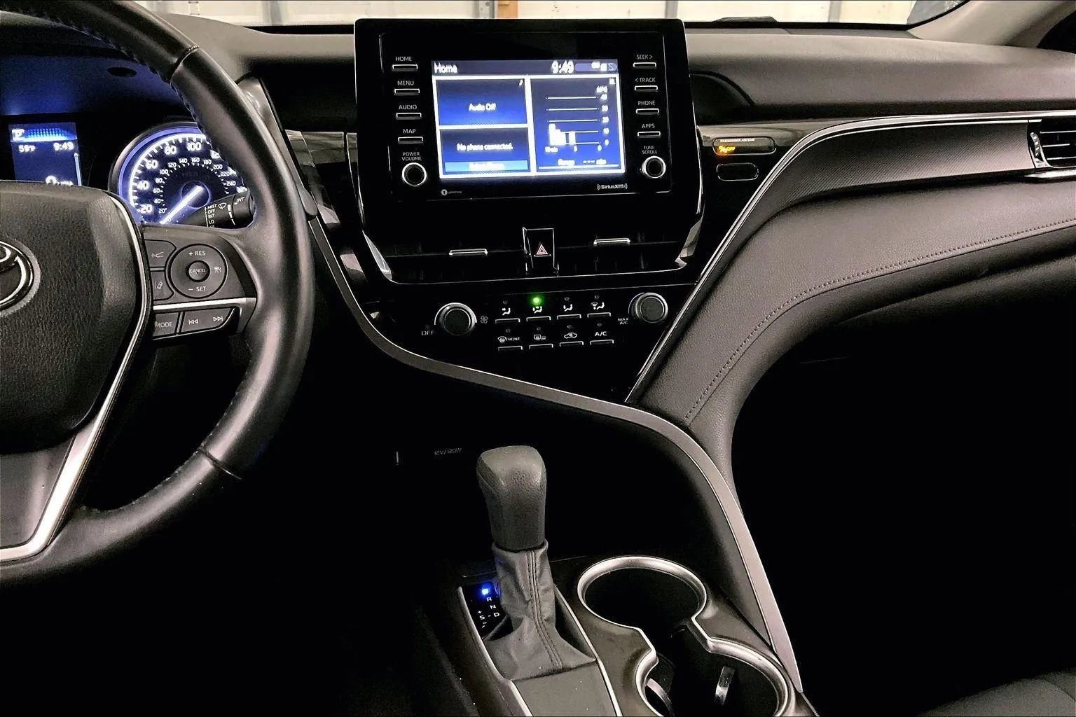 Used 2021 Toyota Camry LE w/ Cold Weather Package image 6