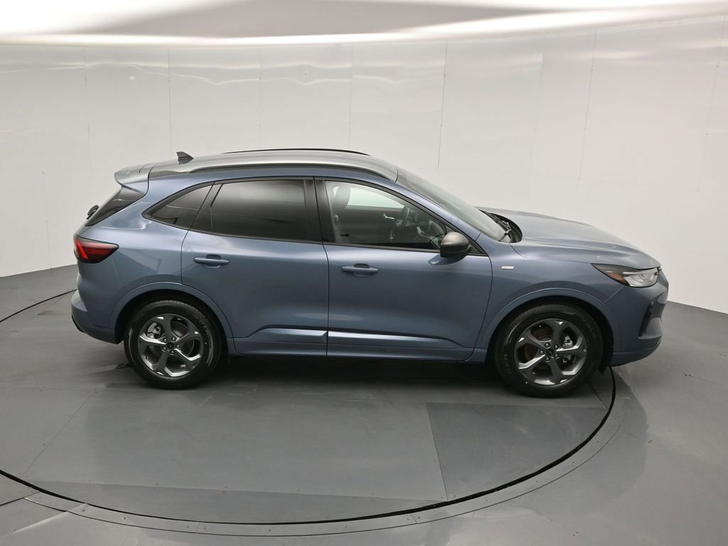Certified 2023 Ford Escape ST-Line w/ Tech Pack #1 image 9
