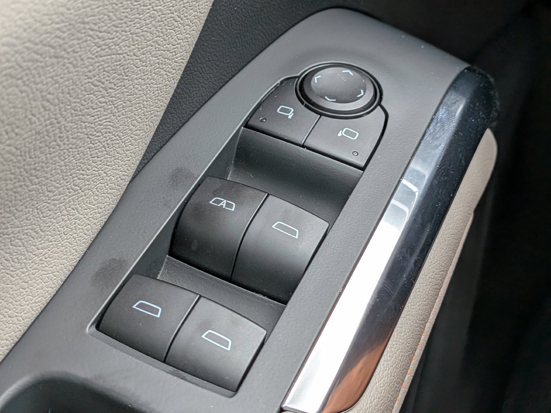 Used 2026 Chevrolet Traverse LT w/ Driver Confidence Package FWD image 28
