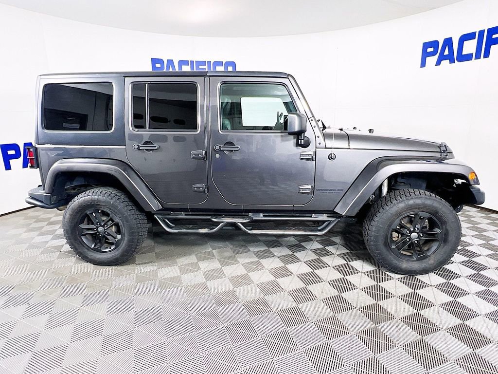 Used 2017 Jeep Wrangler Unlimited Sahara AWD/4WD image 10