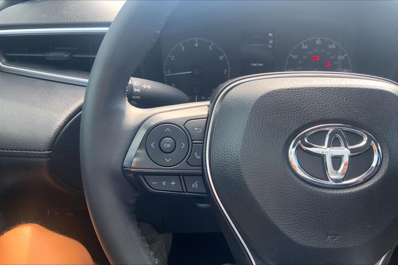 Used 2024 Toyota Corolla Cross LE FWD image 24
