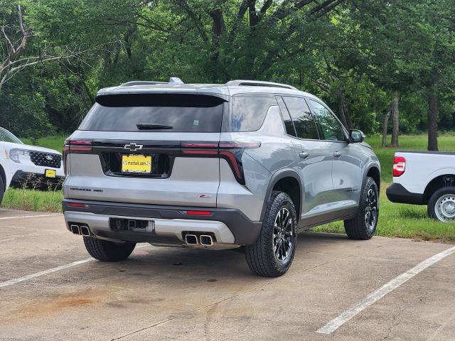 Used 2025 Chevrolet Traverse Z71 w/ Driver Confidence Package AWD/4WD image 4