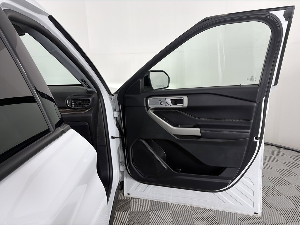 Certified 2023 Ford Explorer Limited image 30
