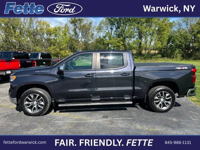 Used 2023 Chevrolet Silverado 1500 LT AWD/4WD image 16
