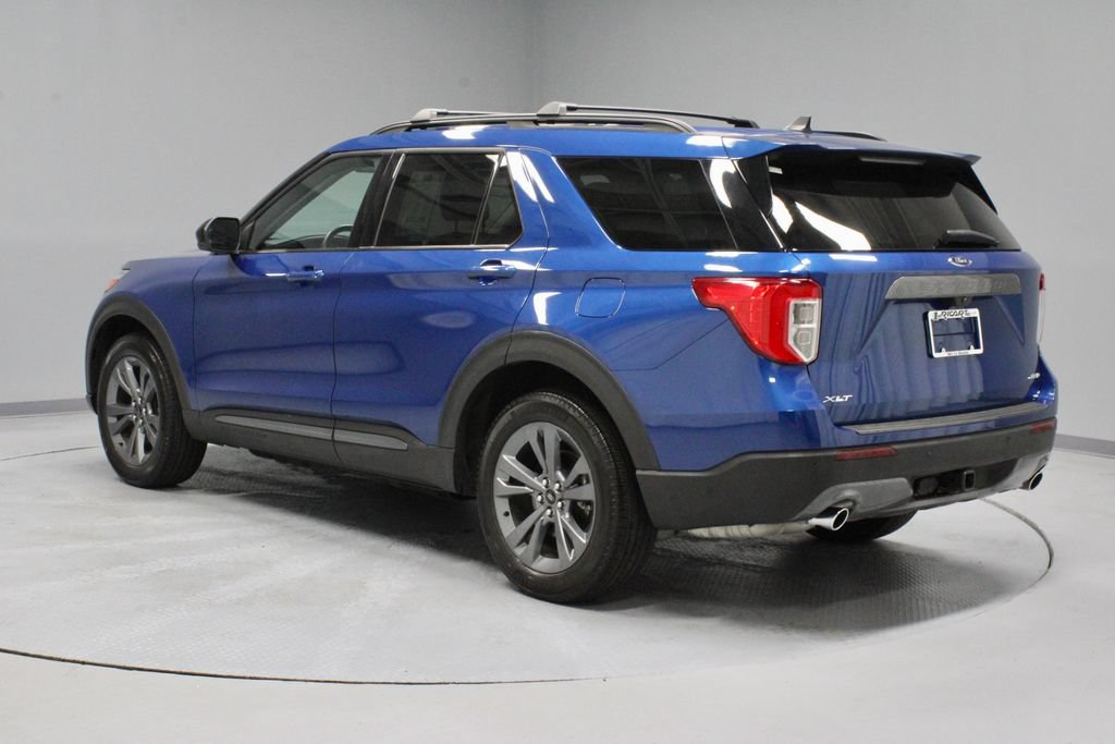 Certified 2023 Ford Explorer XLT w/ Equipment Group 202A AWD/4WD image 10