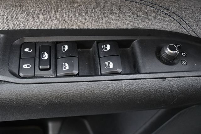 Used 2024 Jeep Compass Latitude AWD/4WD image 7