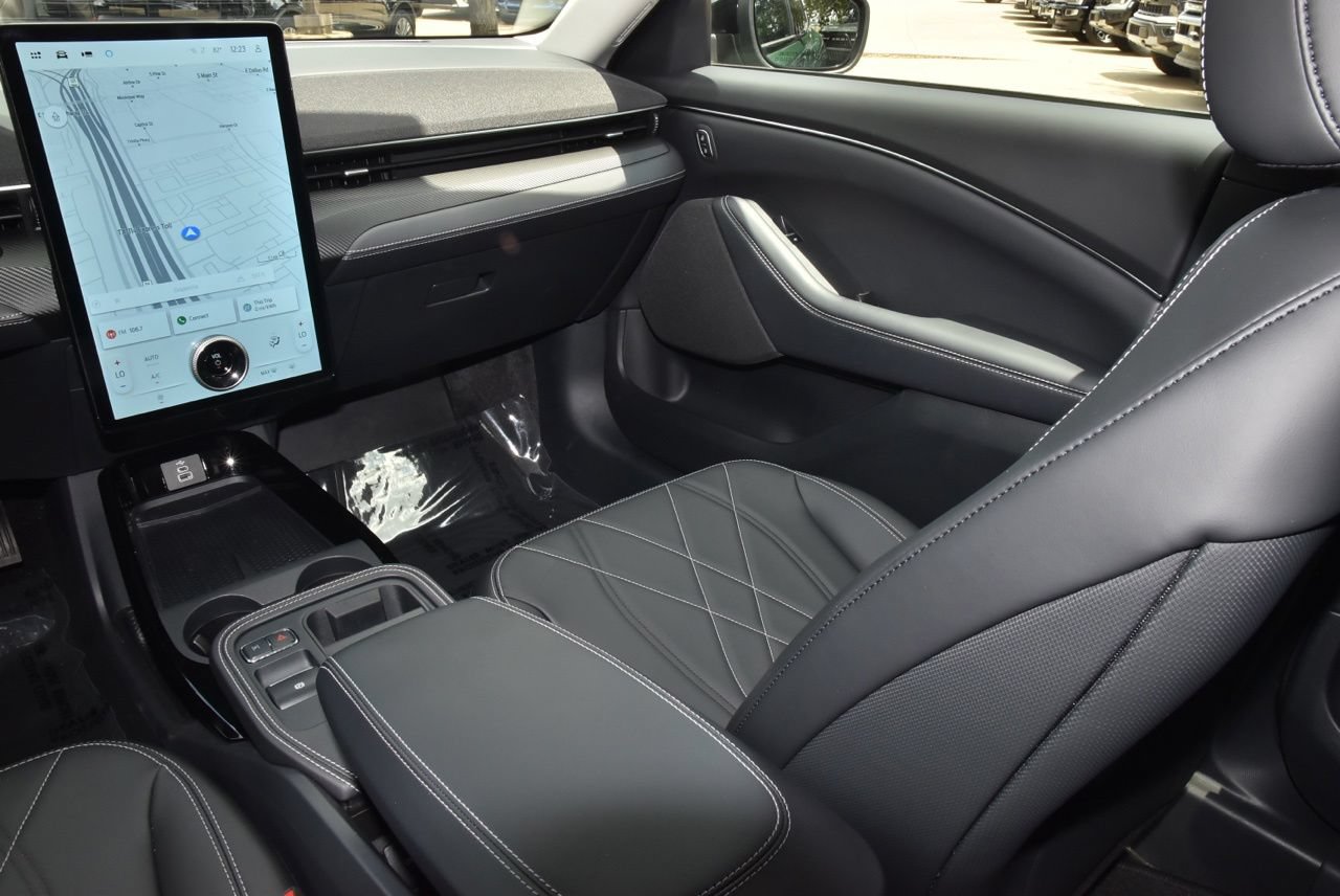 Certified 2025 Ford Mustang Mach-E Select AWD/4WD image 17