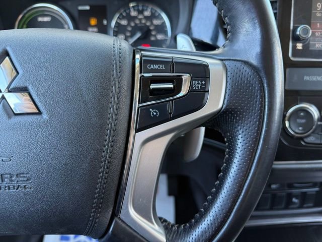 Used 2018 Mitsubishi Outlander 4WD Plug-In Hybrid image 20