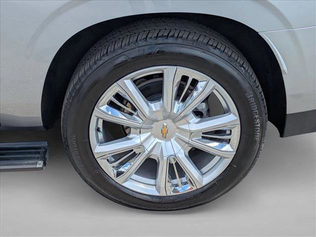 Used 2024 Chevrolet Suburban High Country RWD image 29