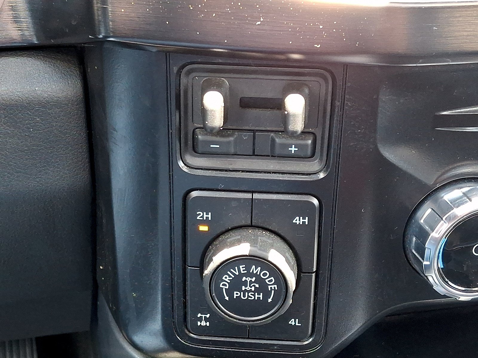 Certified 2025 Ford F250 Lariat w/ Lariat Ultimate Package AWD/4WD image 23