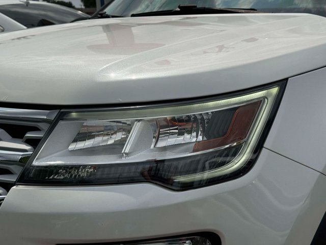 Certified 2019 Ford Explorer XLT w/ Equipment Group 202A AWD/4WD image 10