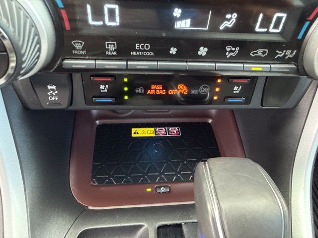 Used 2023 Toyota RAV4 Limited AWD/4WD image 30