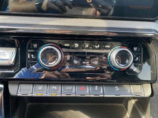 Used 2024 GMC Sierra 2500 AT4 w/ AT4 Premium Plus Package AWD/4WD image 22