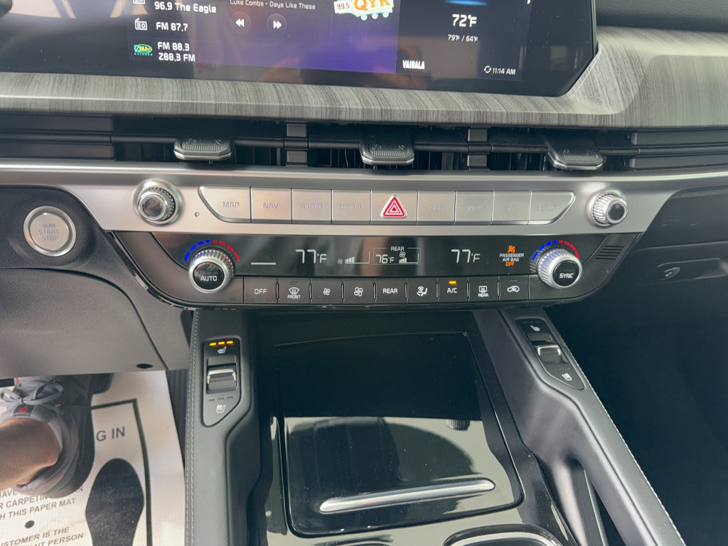 Used 2025 Kia Telluride EX image 24