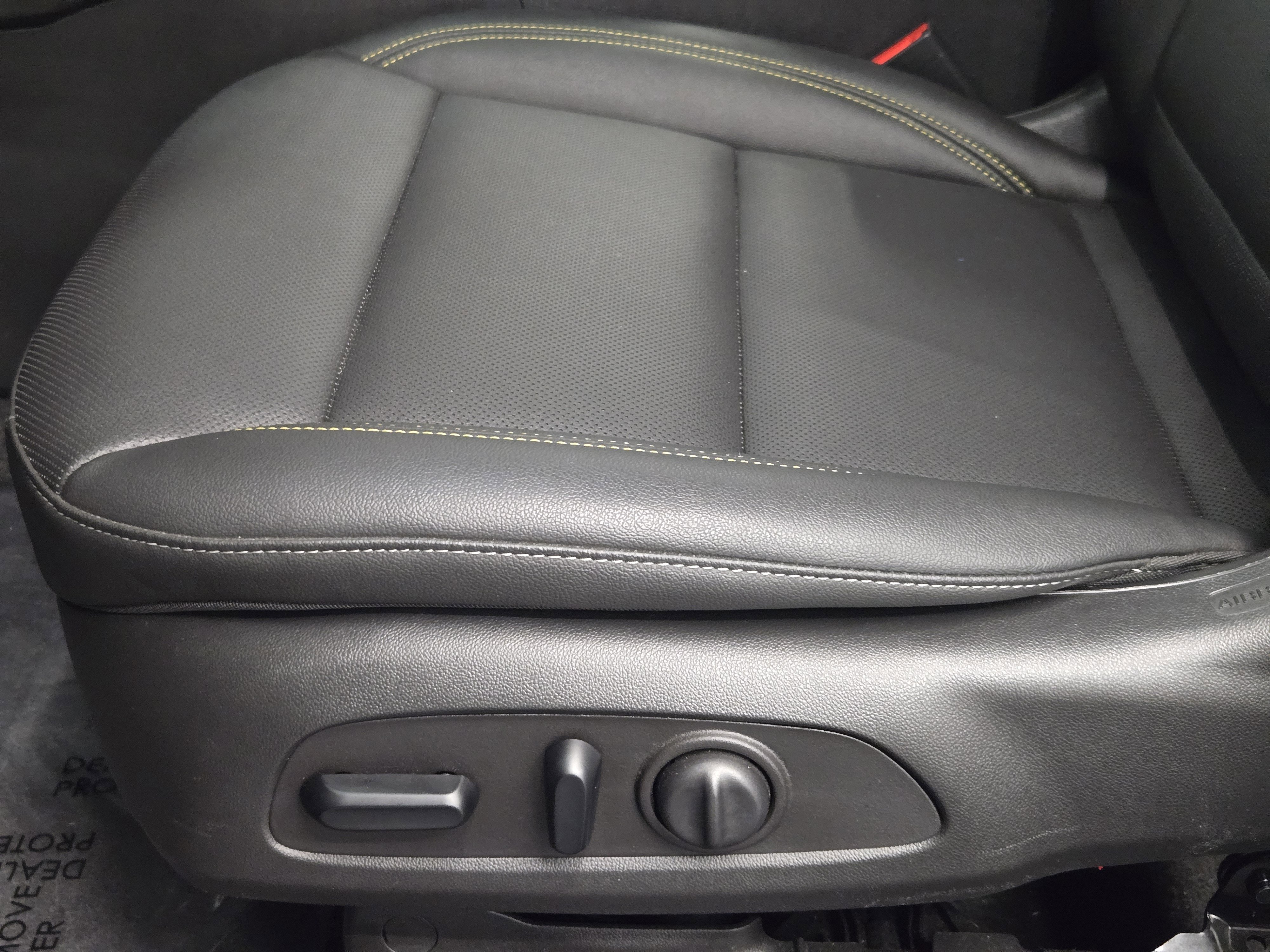 Used 2025 Chevrolet Trax ACTIV FWD image 25