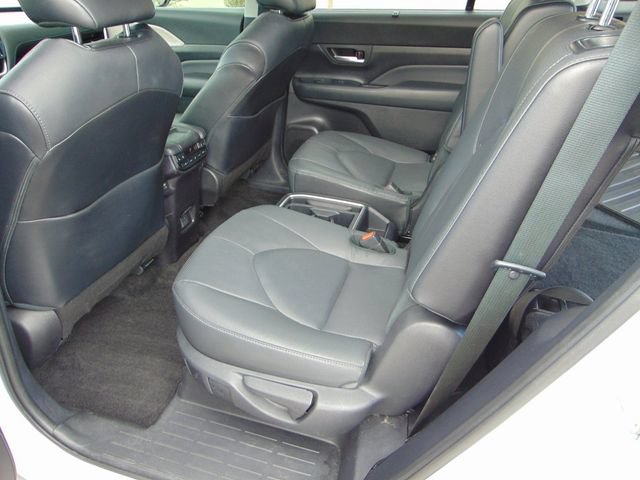 Used 2024 Toyota Grand Highlander AWD image 21